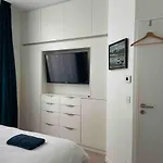 Entire Apartment Jardin Du Luxembourg